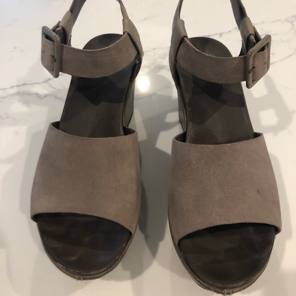 Kork-Ease size 9 grey platform sandals